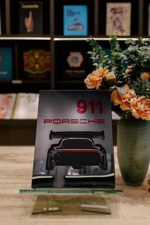 Porsche 911: The Art of Speed - Diamond Edition